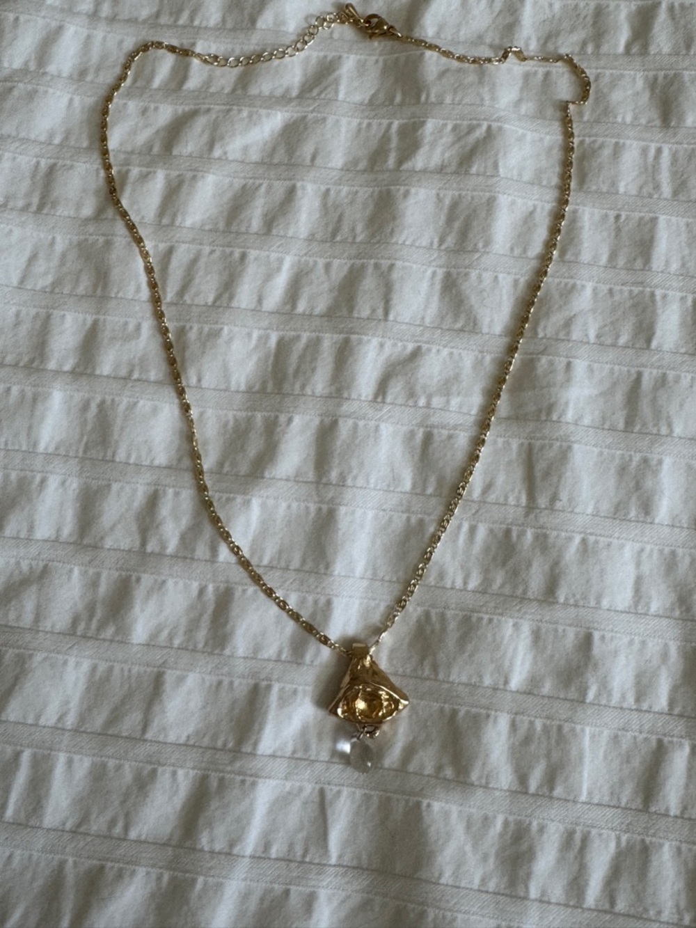 heron and lamb vigil tear necklace - Picture 4 of 5
